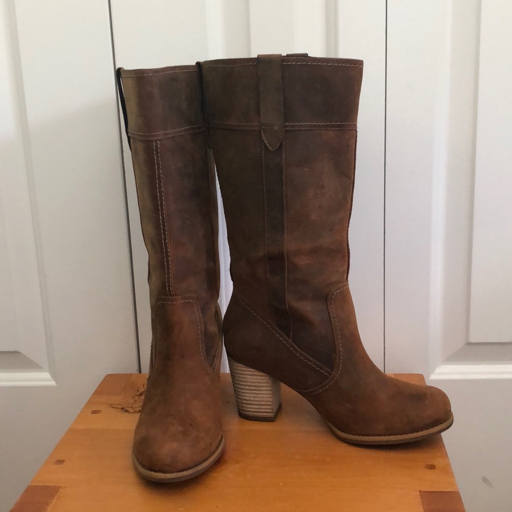 Waterproof Sorel retro boot